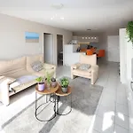 1 Bedroom Cozy In Apartman *