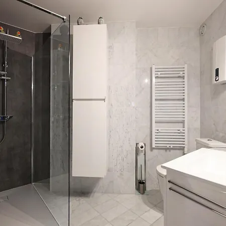 1 Bedroom Cozy In アパート オステンド